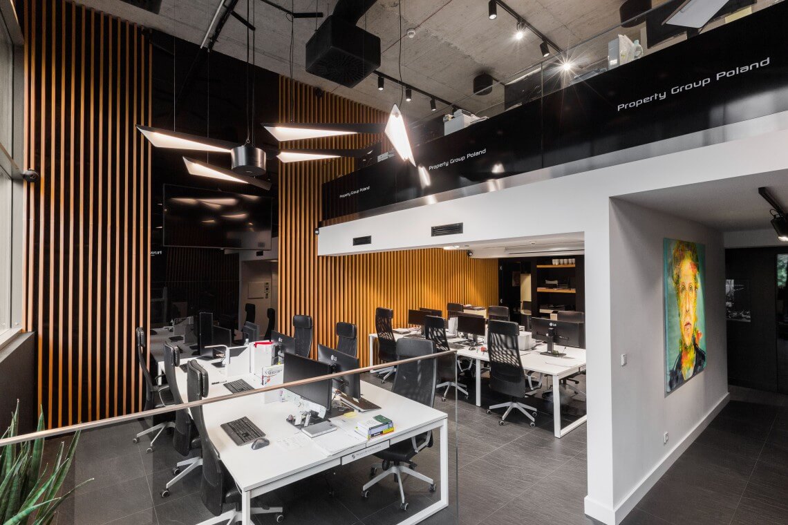 How to optically maximize space in the office?